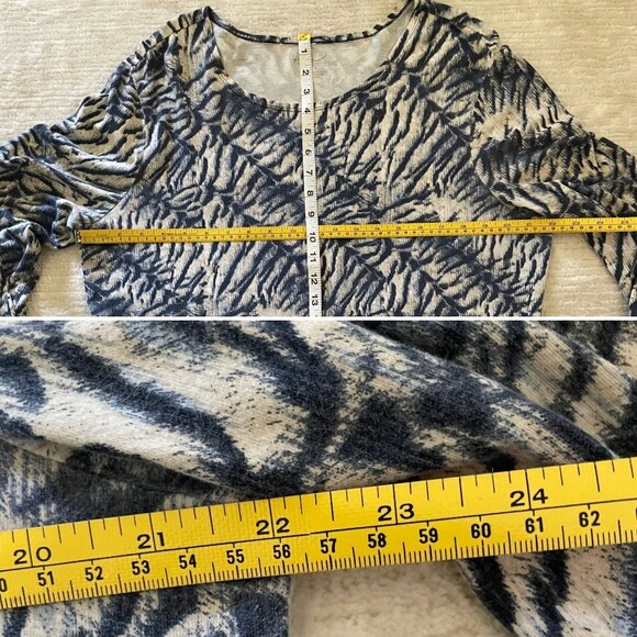 Kim Rogers Long Sleeve Tiger Print Top in Blue and White - Picture 5 of 7